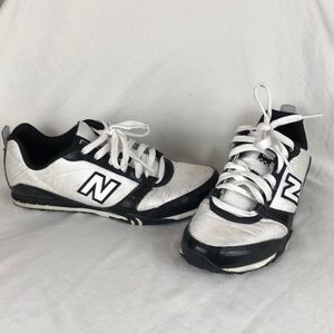 New balance tennis shoes